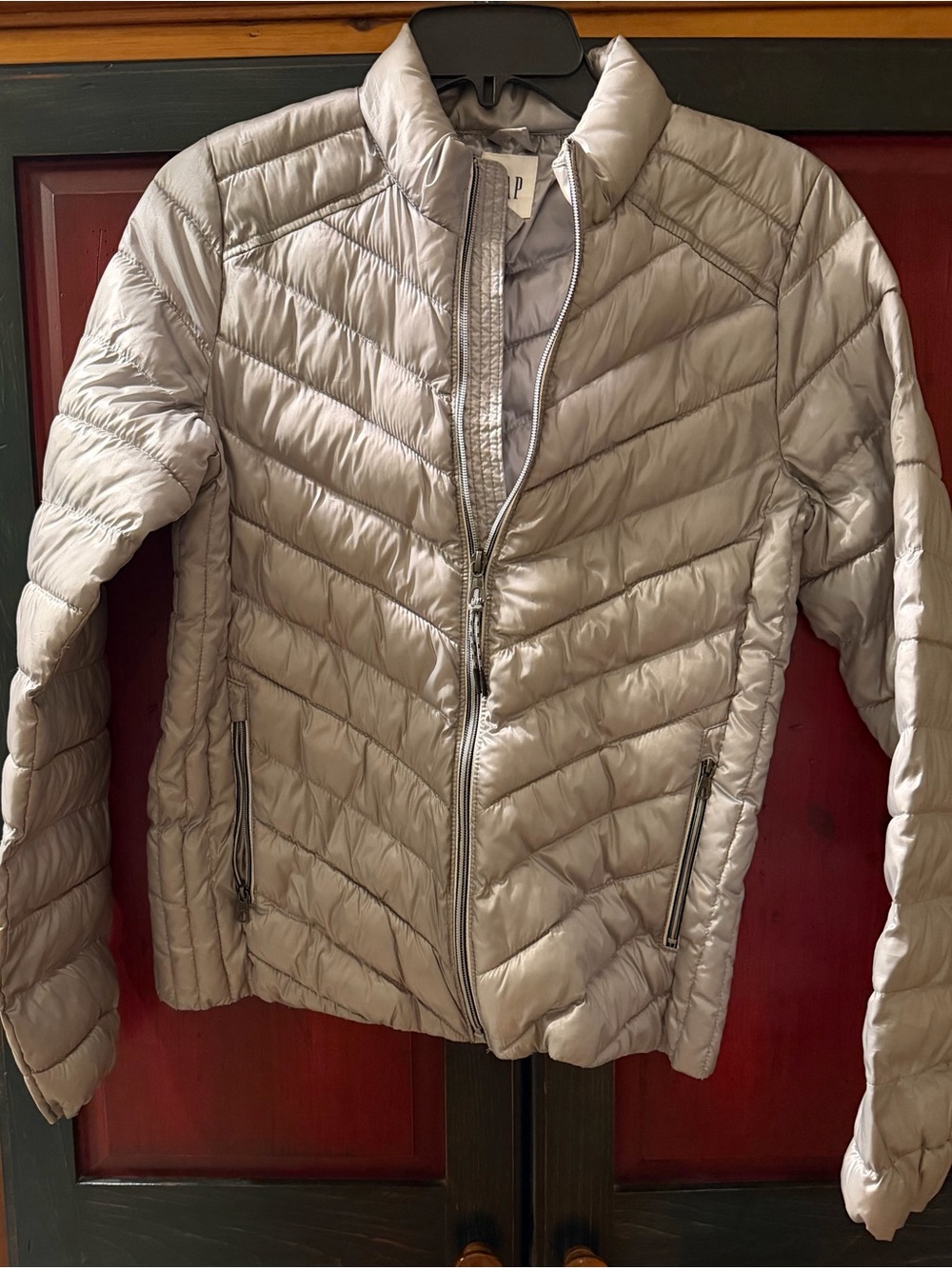 GAP XS silver gray puffer jacket in very good condition